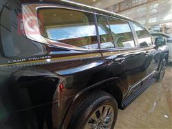 تۆیۆتا لاند کروزەر